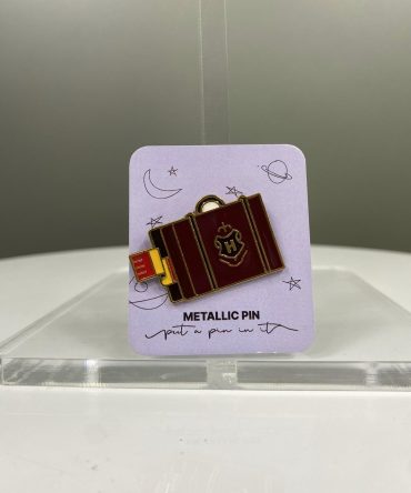 PIN MALETA HOGWARTS