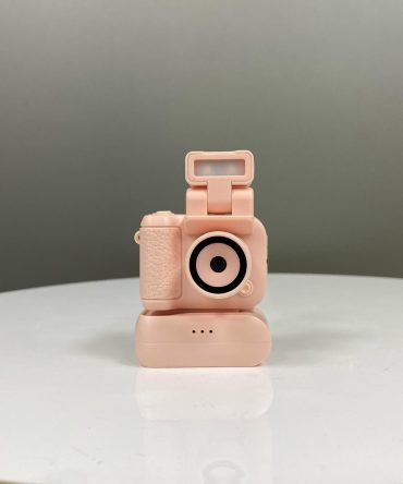 LLAVERO CAMARA CON TARJETA ROSADO