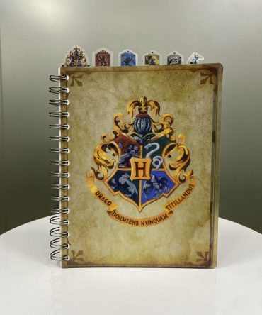 LIBRETA CON SEPARADORES ESCUDO HOGWARTS 144 PAG